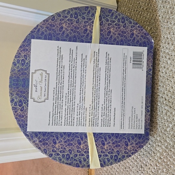 Foot Care Gift Set - Picture 3 of 6